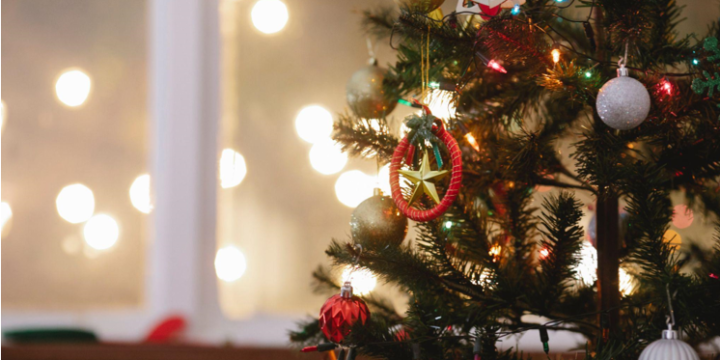 Artificial Christmas Trees: How to Stay Healthy While Enjoying Your Holiday Decorations